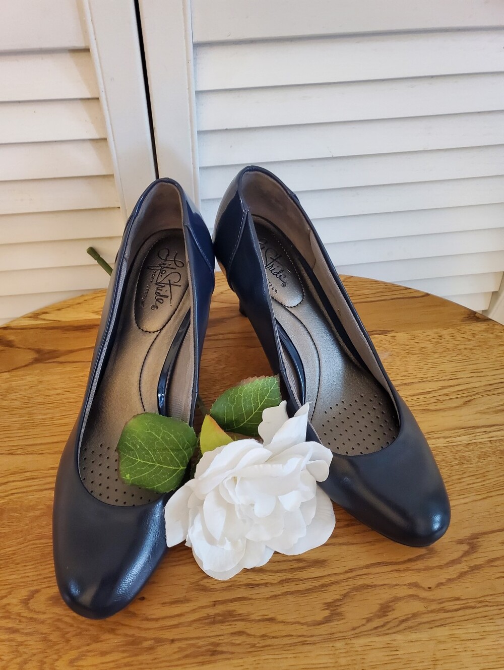 Lifestride Lively Soft System Navy Blue Faux Leather Classic Pumps, Size 8.5 M